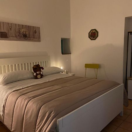 Caieta: La Casa Nella Roccia Hotell Gaeta Eksteriør bilde